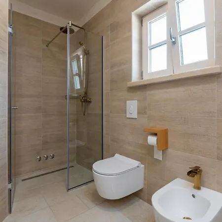 Lucija Vila Katun Gracanski