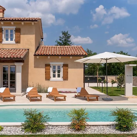 Lucija Vila Katun Gracanski