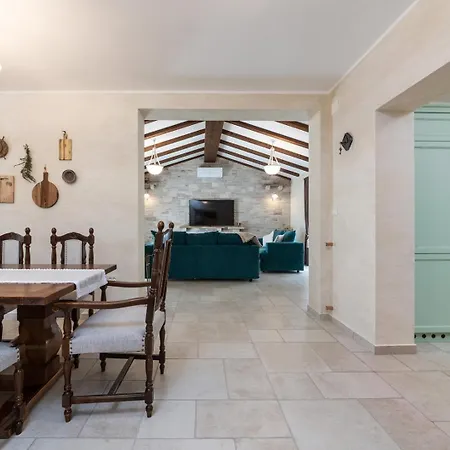 Lucija * Katun Gracanski