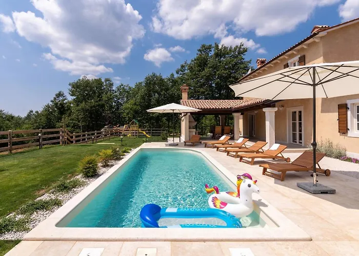 Lucija Βίλα Katun Gracanski